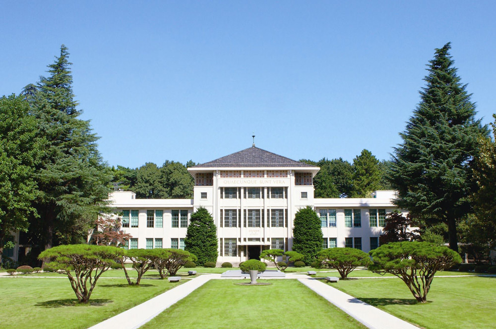 東京女子大学