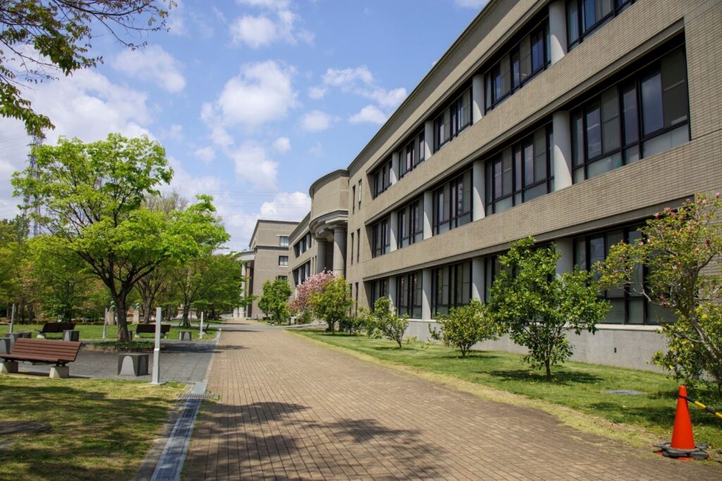 大阪大学