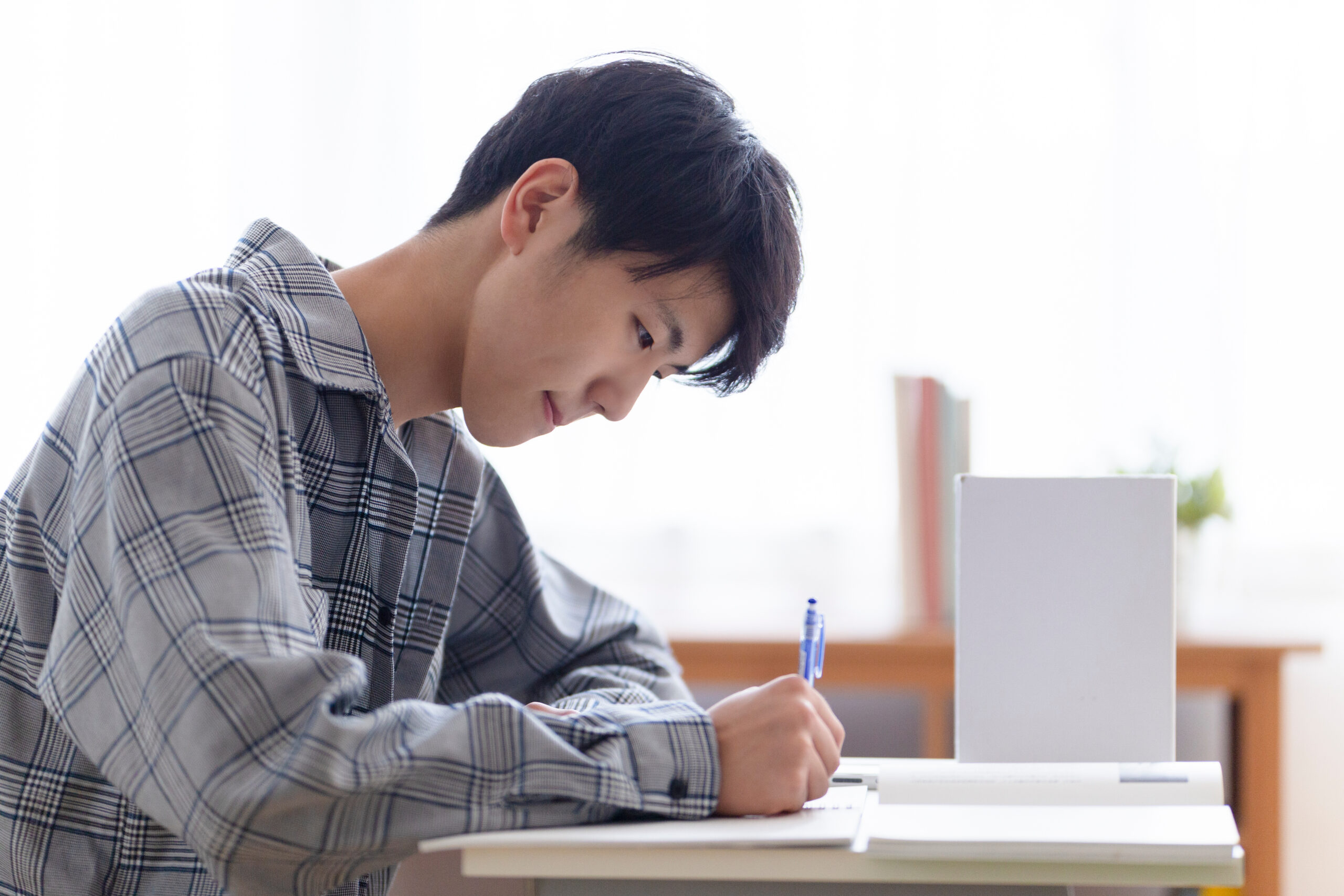 浪人生の勉強時間と合格率の関係。最適な勉強時間は？ | 受験対策なら