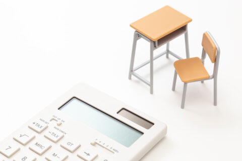 【保護者375名調査】高校受験の塾・家庭教師の年間費用、約7割が「負担」を実感。理想と現実のミスマッチが深刻。