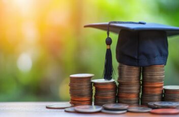 【衝撃調査】大学受験生の塾費用、月2万円が”限界”か。経済的理由で塾を諦めた保護者の半数以上（58.0%）が「月20,000円未満」を適正費用と回答。