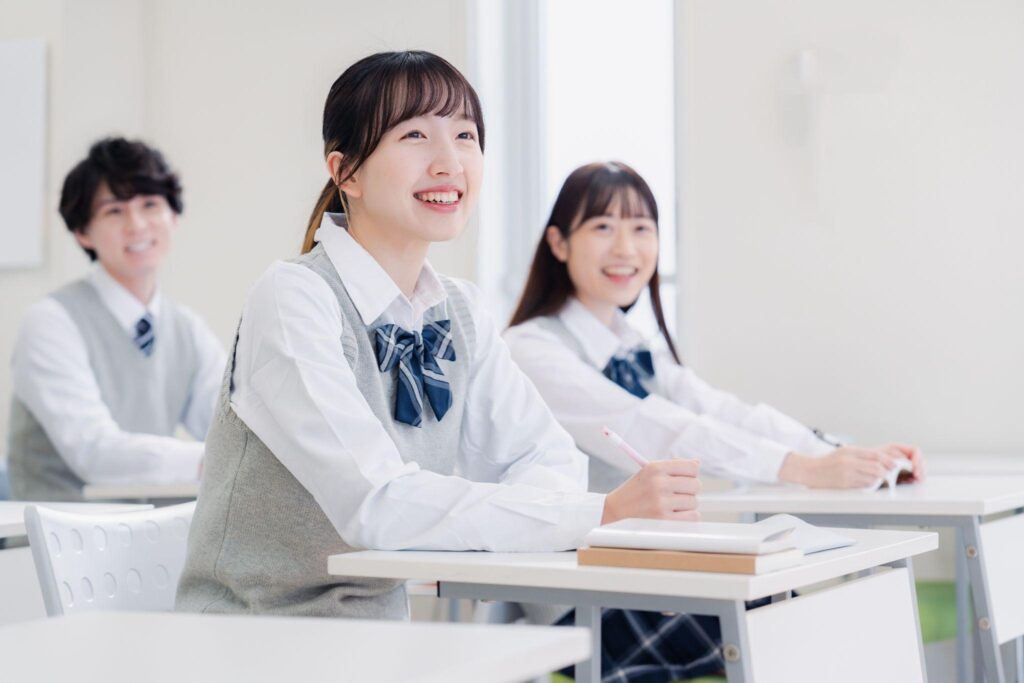 受験に向けて勉強に頑張る高校生