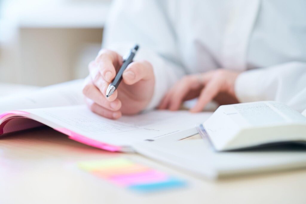 学習計画を立てる医学部受験生