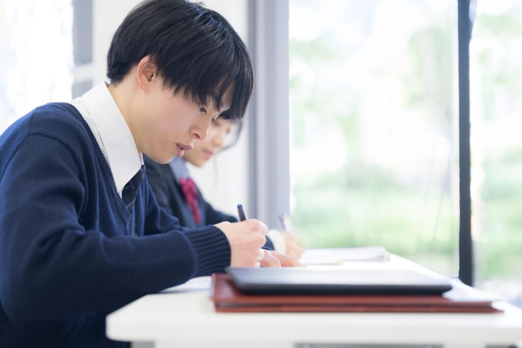 大学受験対策で志望校別対策塾に通うメリットは?